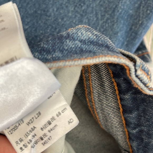 Levi’s 501, 5 button fly, 27” waist 28” leg, high waist, ankle length, EUC. - Picture 7 of 7